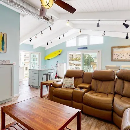 The Orange Crush - 5Br Beachfront Family Retreat