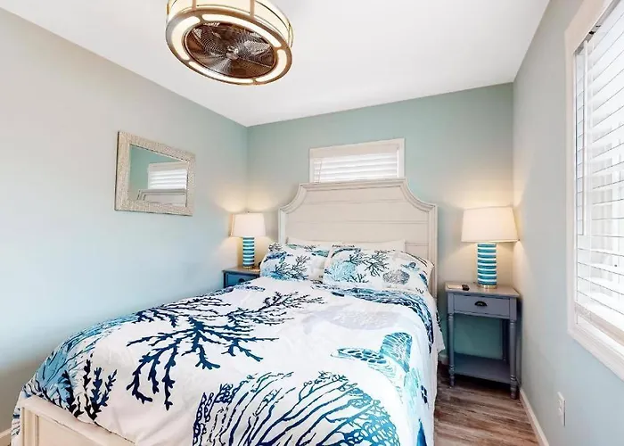 The Orange Crush - 5br Beachfront Family Retreat Ferienhaus *