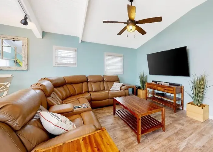 Ferienhaus The Orange Crush - 5br Beachfront Family Retreat Ocean Stadt
