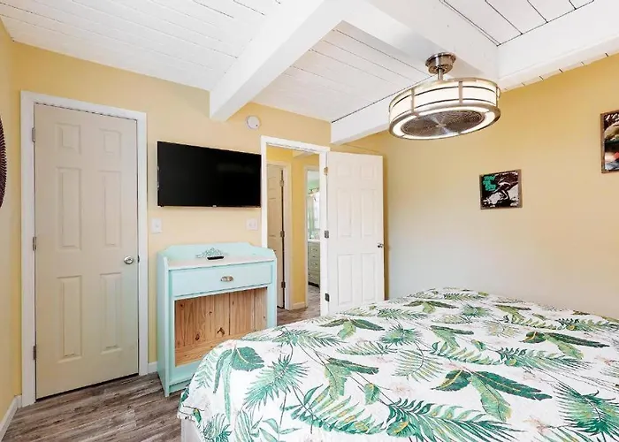 The Orange Crush - 5br Beachfront Family Retreat *