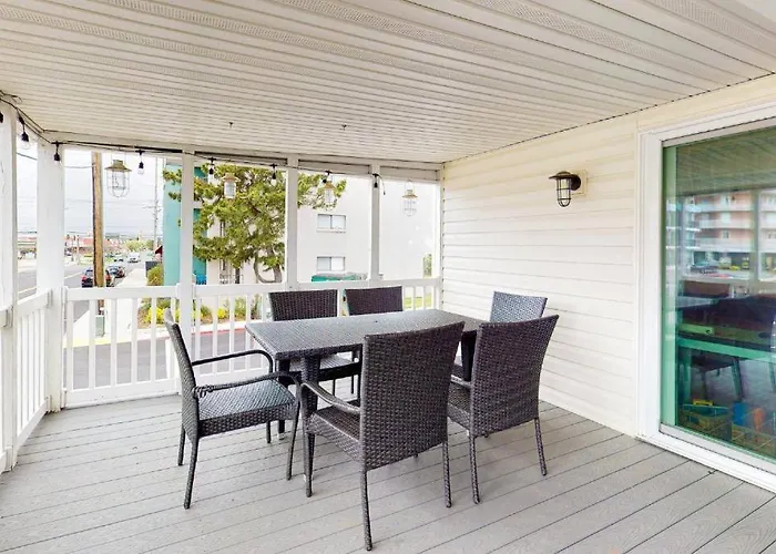 The Orange Crush - 5br Beachfront Family Retreat * Ocean Stadt
