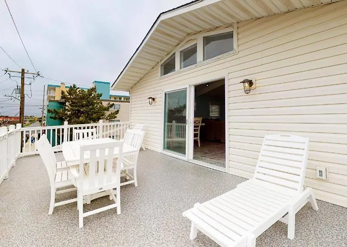 Ferienhaus The Orange Crush - 5br Beachfront Family Retreat *