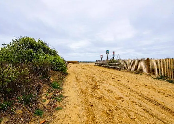 The Orange Crush - 5br Beachfront Family Retreat * Ocean Stadt